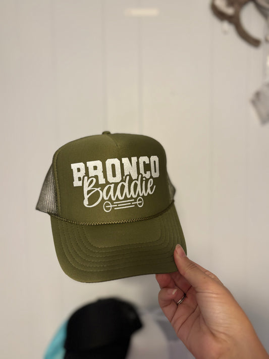 Bronco baddie glitter + hat